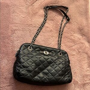 Elegant Black Quilted Chain Shoulder Bag